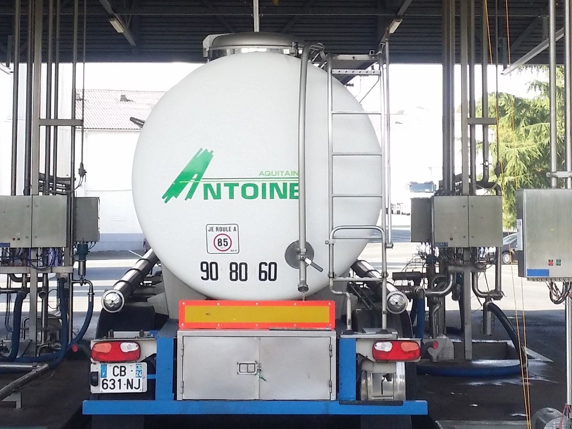 Camion citerne en situation.
