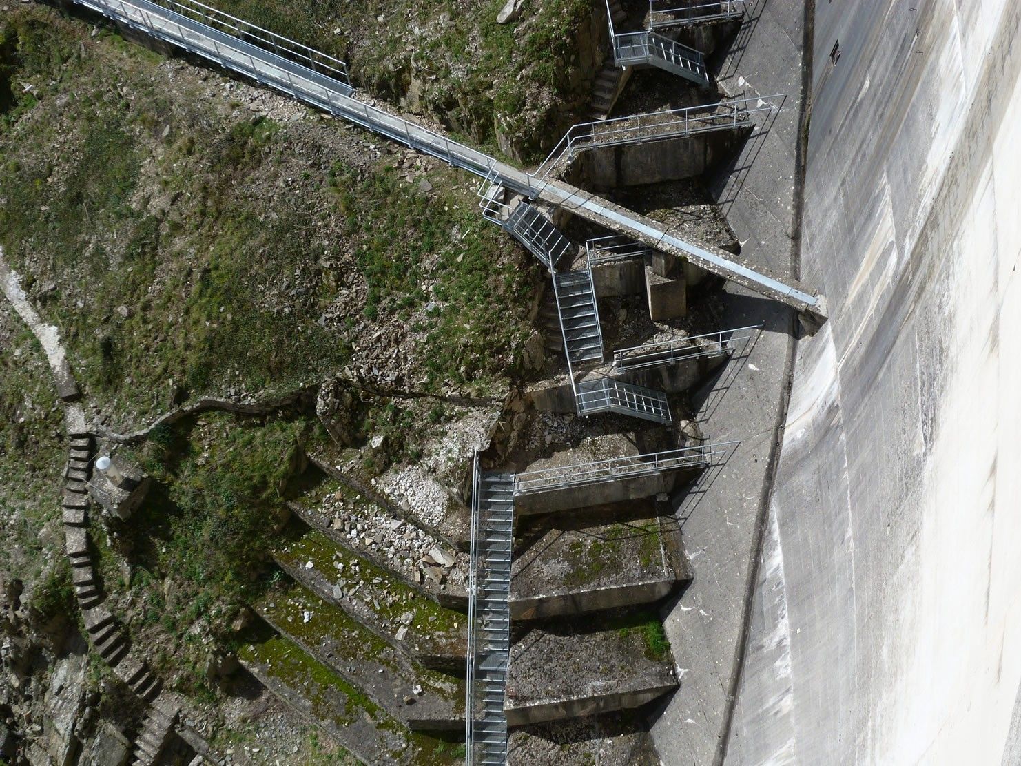 Sécurisation, par escalier de l`accès au basimètre.