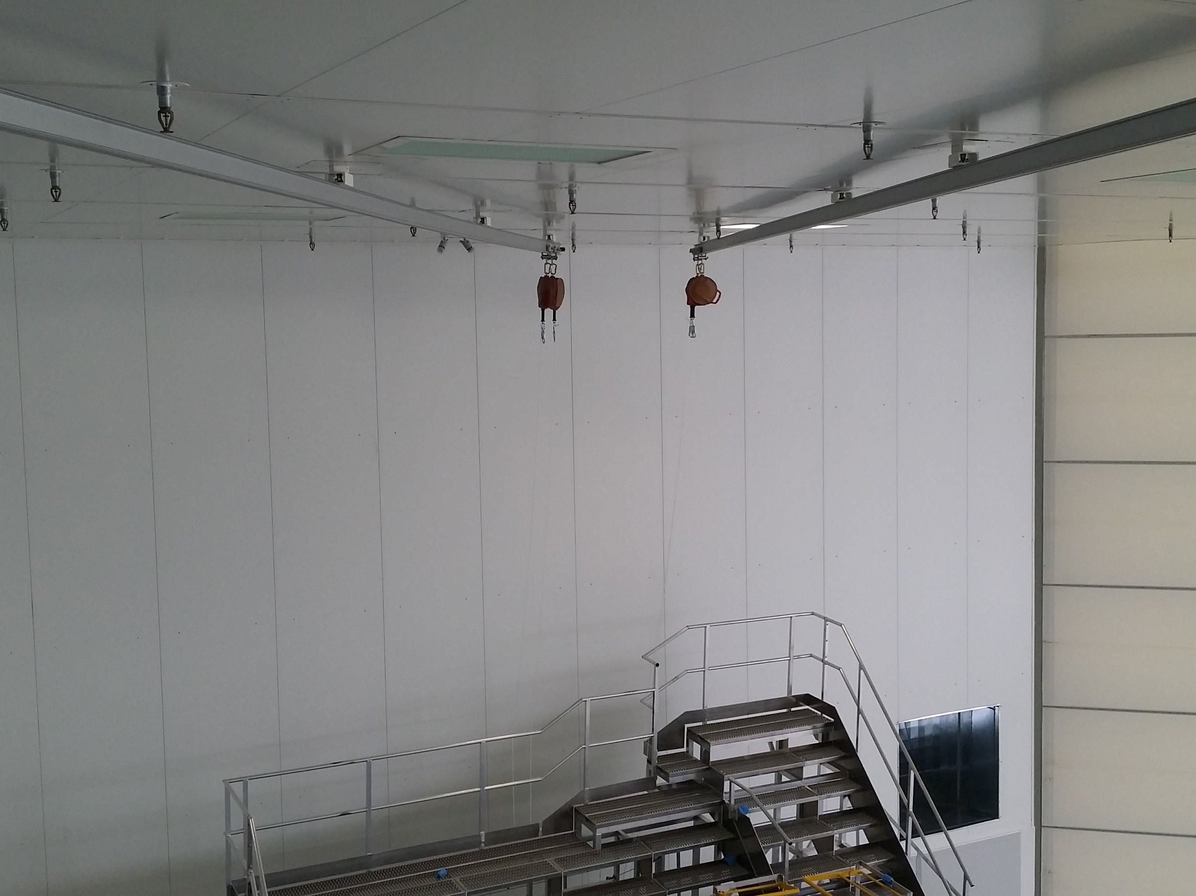 Enrouleurs antichutes (Antichutes à rappel automatique) avec protection contre les projections de peinture.